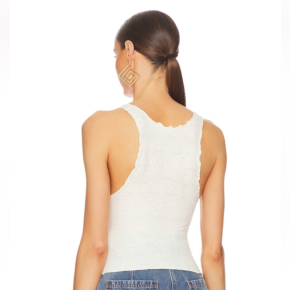 FREE PEOPLE ❤️🔥 NWT TANK IN WHITE/CREAM SIZE LARGE - Picture 4 of 7